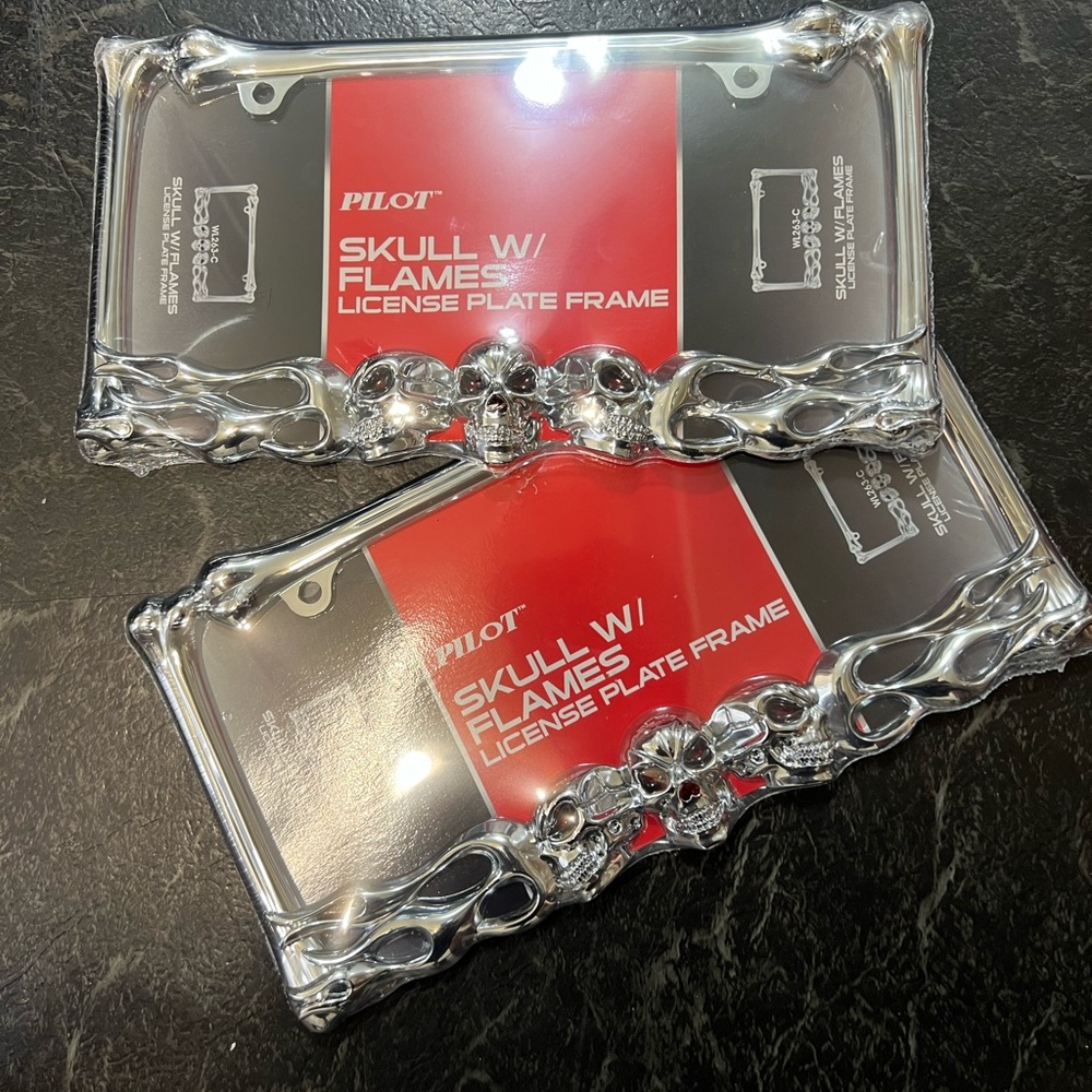 Universal license plate cover made of stainles steel(1set of 2 pc)